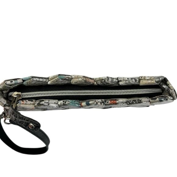 NAHUI OLLIN Candy Wrapper Purse Clutch Wristlet Newspaper Spatter - Picture 7 of 10